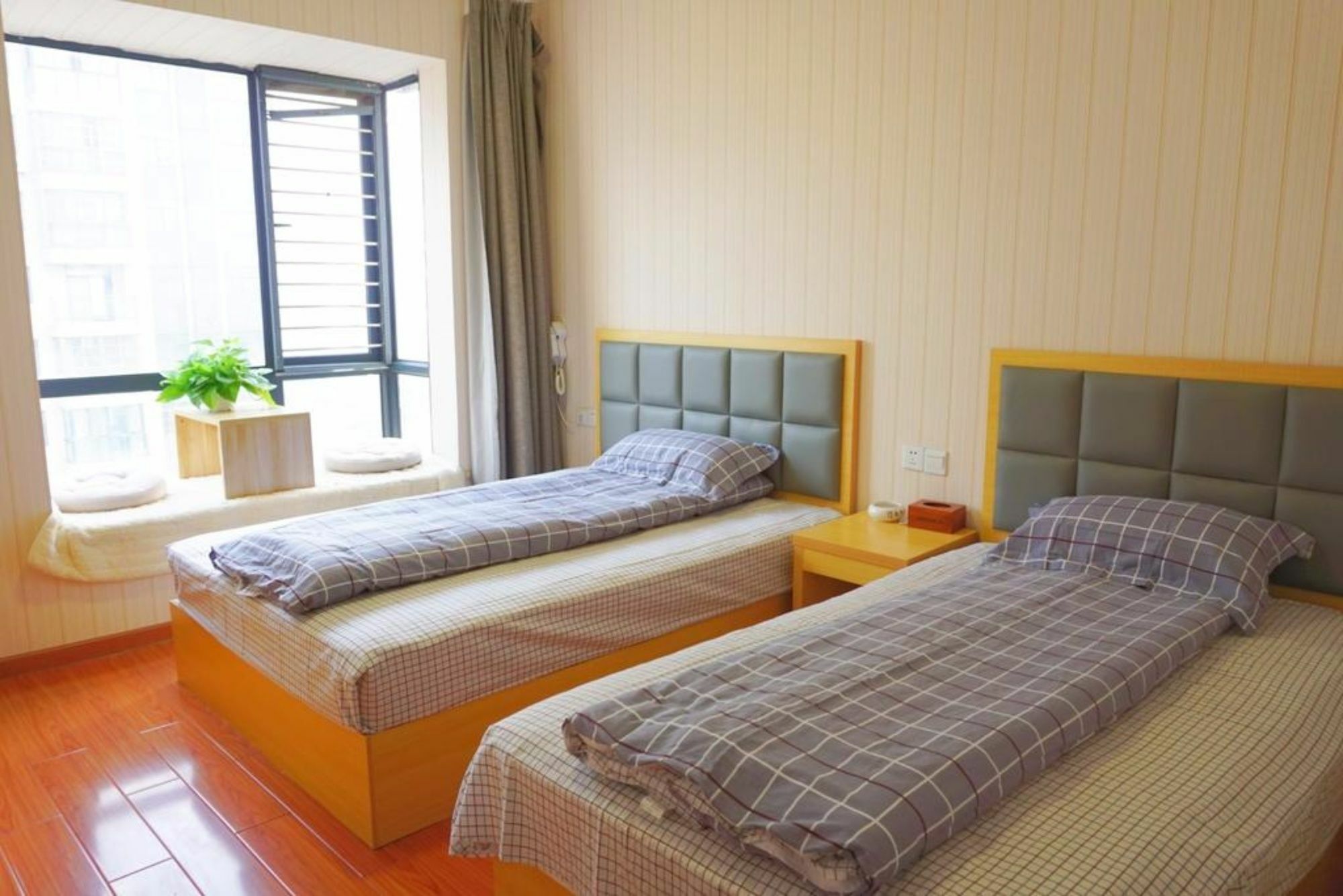 Huanlesong Youth Hostel Wuhan Eksteriør billede